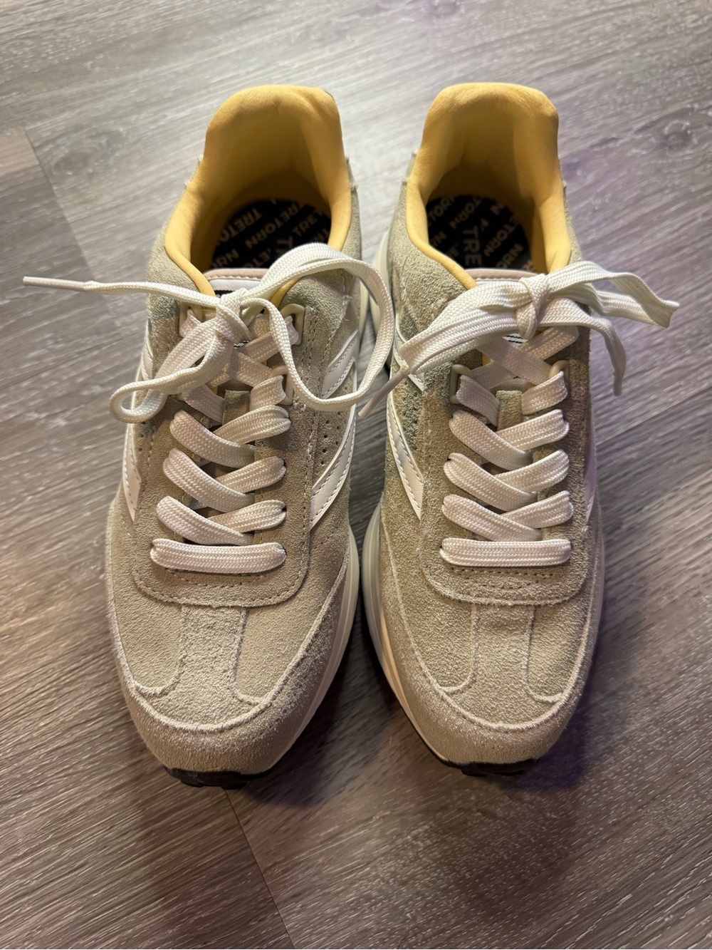 Tretorn Katie Sneakers Womens Size 7 Beige Suede Leather Casual Retro Shoes